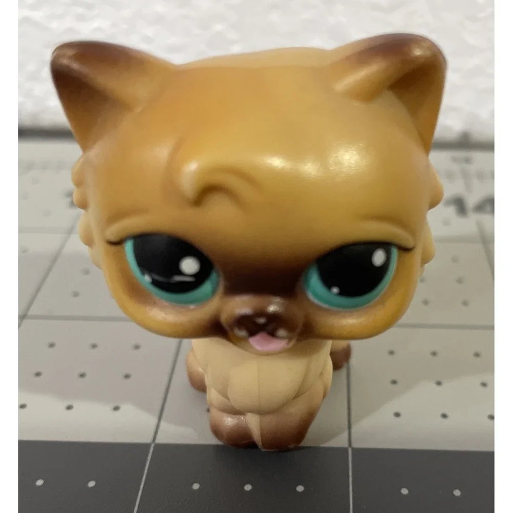 Littlest Pet Shop Cat Magic Motion Brown Persian Teal Eye YUM YUM Kitty LPS 2005